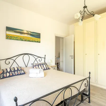 Villa Villino Le Farfalle By Vacavilla