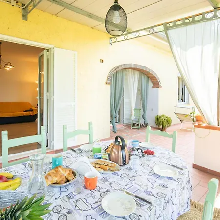Villino Le Farfalle By Vacavilla Villa Camaiore